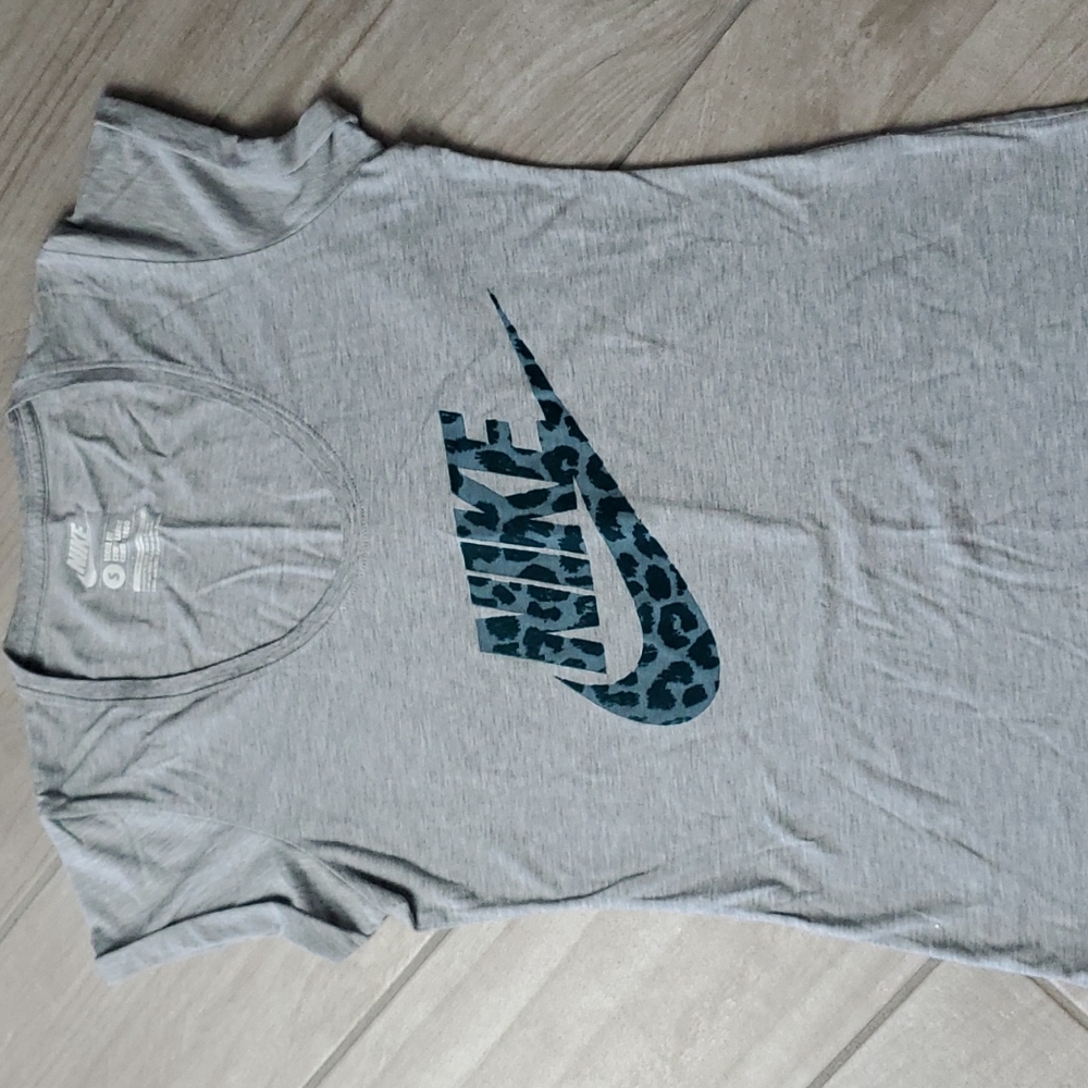 Nike Loose Fit Top